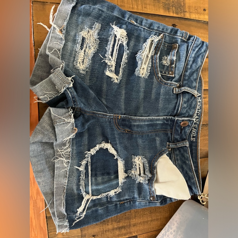 Super Hi- Waisted Destroy AE shorts size 4